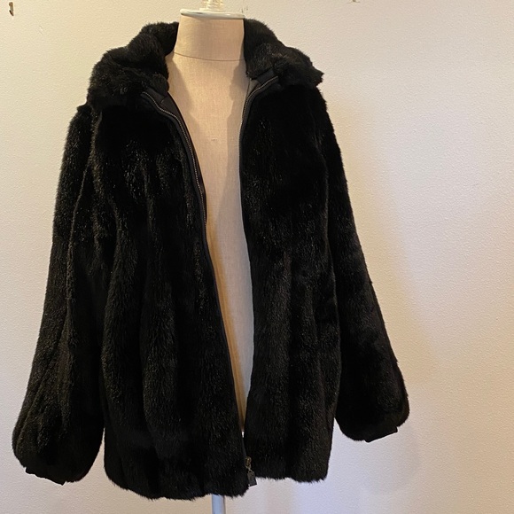 Elegant Faux Fur Black Teddy Jacket for Women - Picture 11 of 13